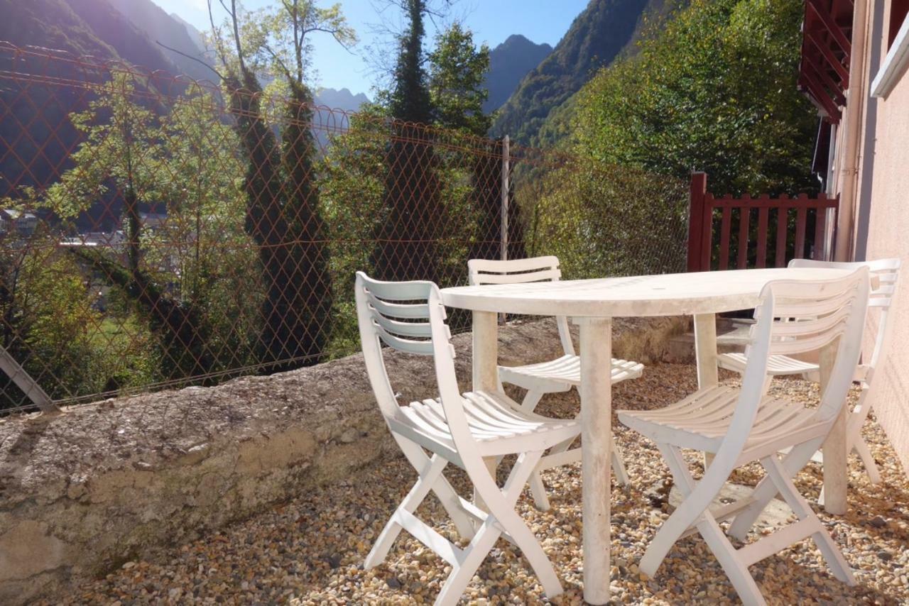 Appt 4/6 Couchages Avec Terrasse Cauterets Apartamento Exterior foto